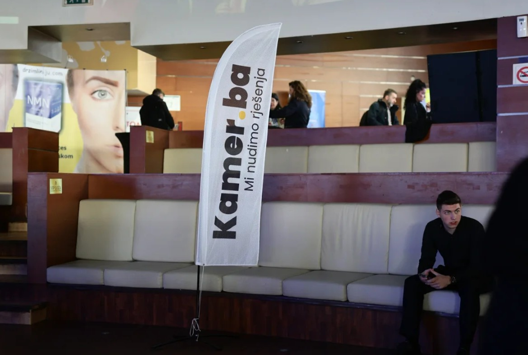 "Nek mirišu avlije": Kako je Kamer Commerce d.o.o. od Doma mladih napravio oazu mirisa